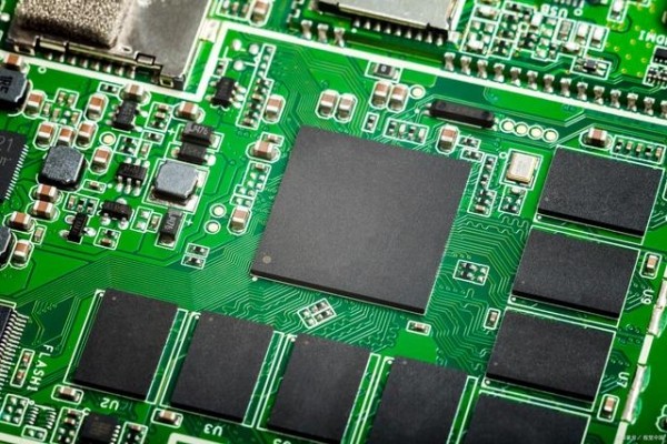 為何軍用無人機(jī)電路板只認(rèn)這家？背后技術(shù)讓人震驚！第1張