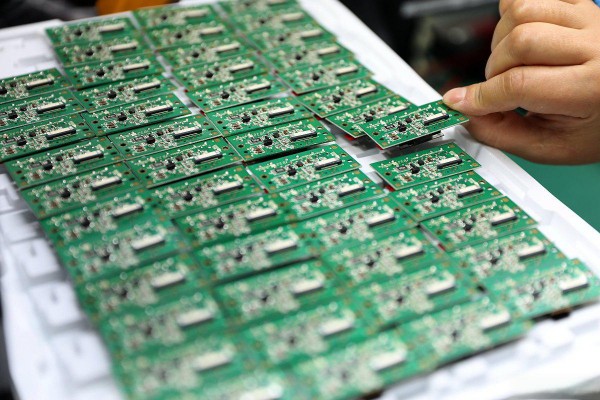 多層電路板廠商，技術(shù)革新與行業(yè)應(yīng)用的推動(dòng)者(從基礎(chǔ)制造到高端定制，揭秘多層電路板生產(chǎn)的全過程)第1張